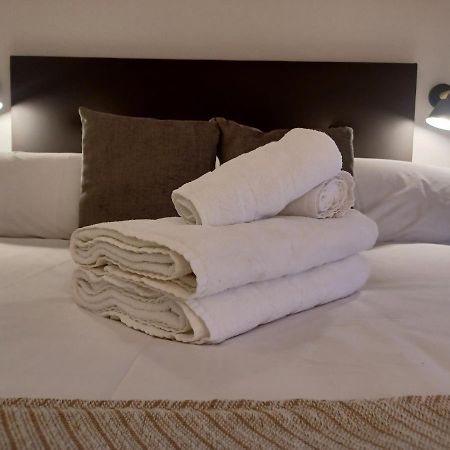 Apartamento Acogedor Junto A Calle Betis, Triana-Los Remedios Seville Ngoại thất bức ảnh