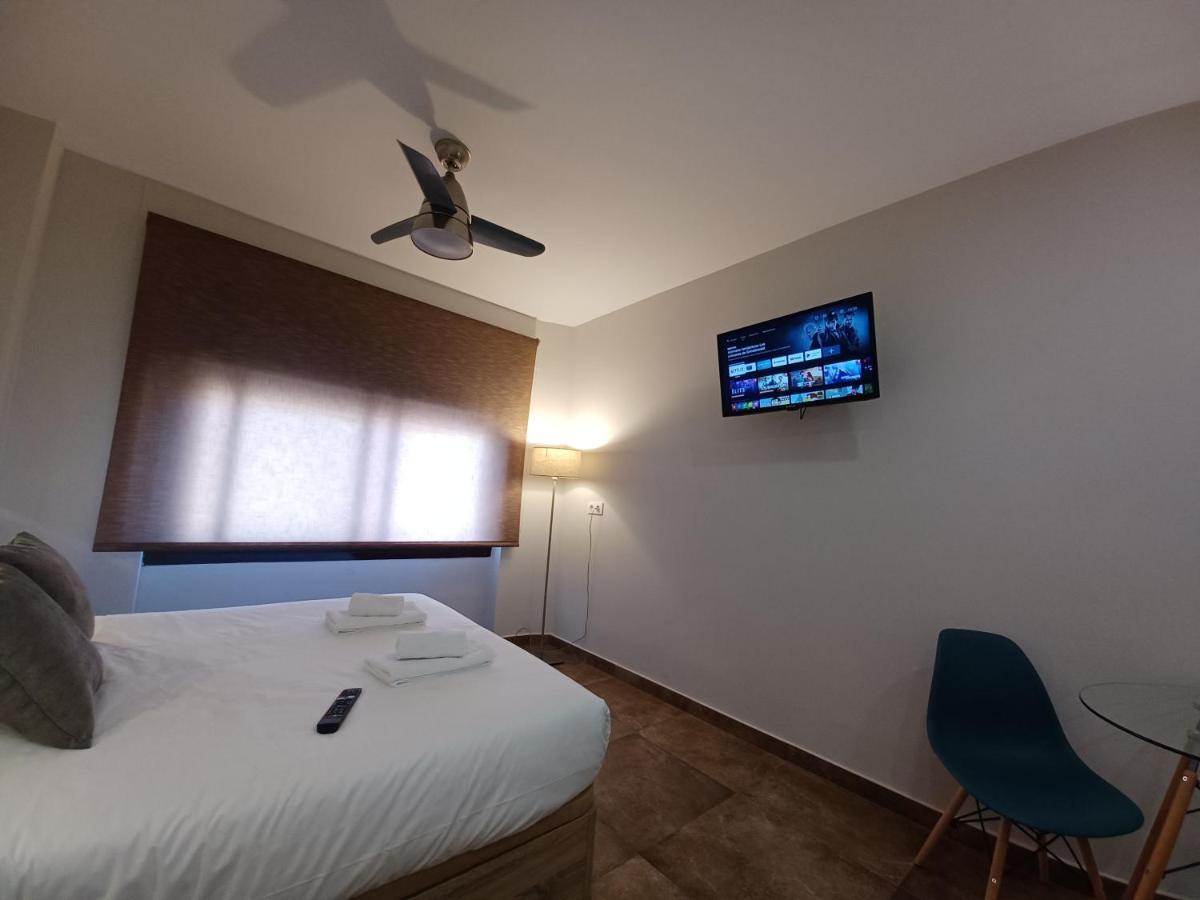Apartamento Acogedor Junto A Calle Betis, Triana-Los Remedios Seville Ngoại thất bức ảnh