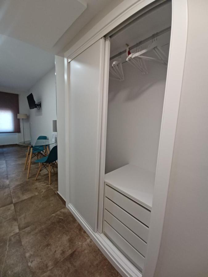 Apartamento Acogedor Junto A Calle Betis, Triana-Los Remedios Seville Ngoại thất bức ảnh