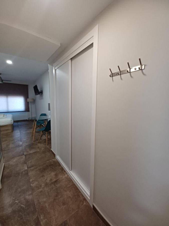 Apartamento Acogedor Junto A Calle Betis, Triana-Los Remedios Seville Ngoại thất bức ảnh