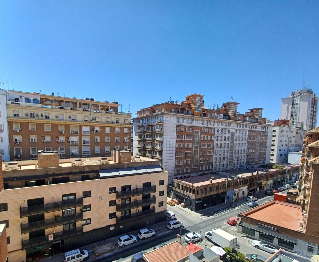 Apartamento Acogedor Junto A Calle Betis, Triana-Los Remedios Seville Ngoại thất bức ảnh